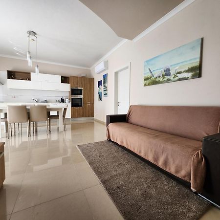 Riviera Holiday Apartments - Seafront - Wifi 马尔萨斯卡拉 外观 照片
