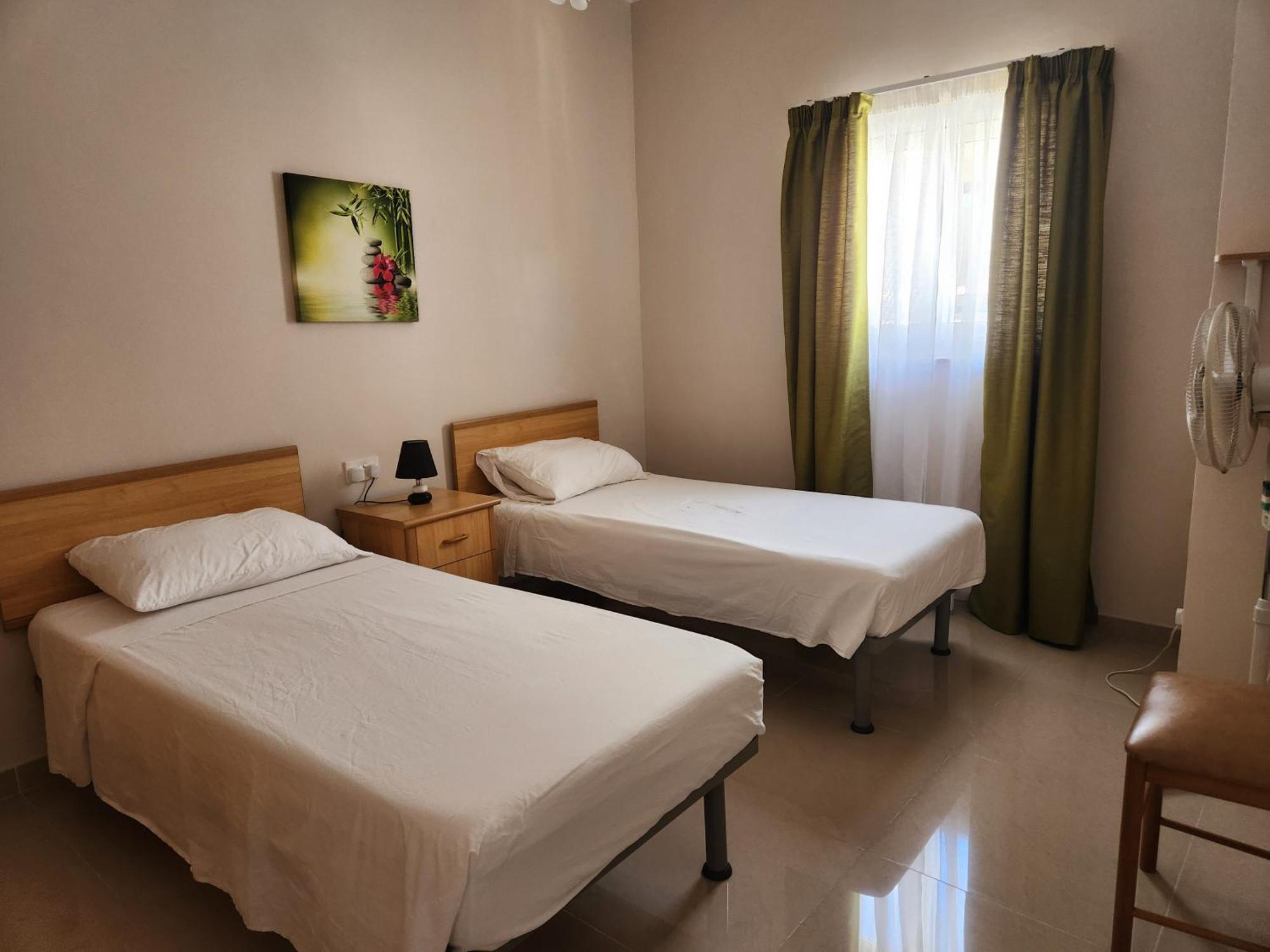 Riviera Holiday Apartments - Seafront - Wifi 马尔萨斯卡拉 外观 照片